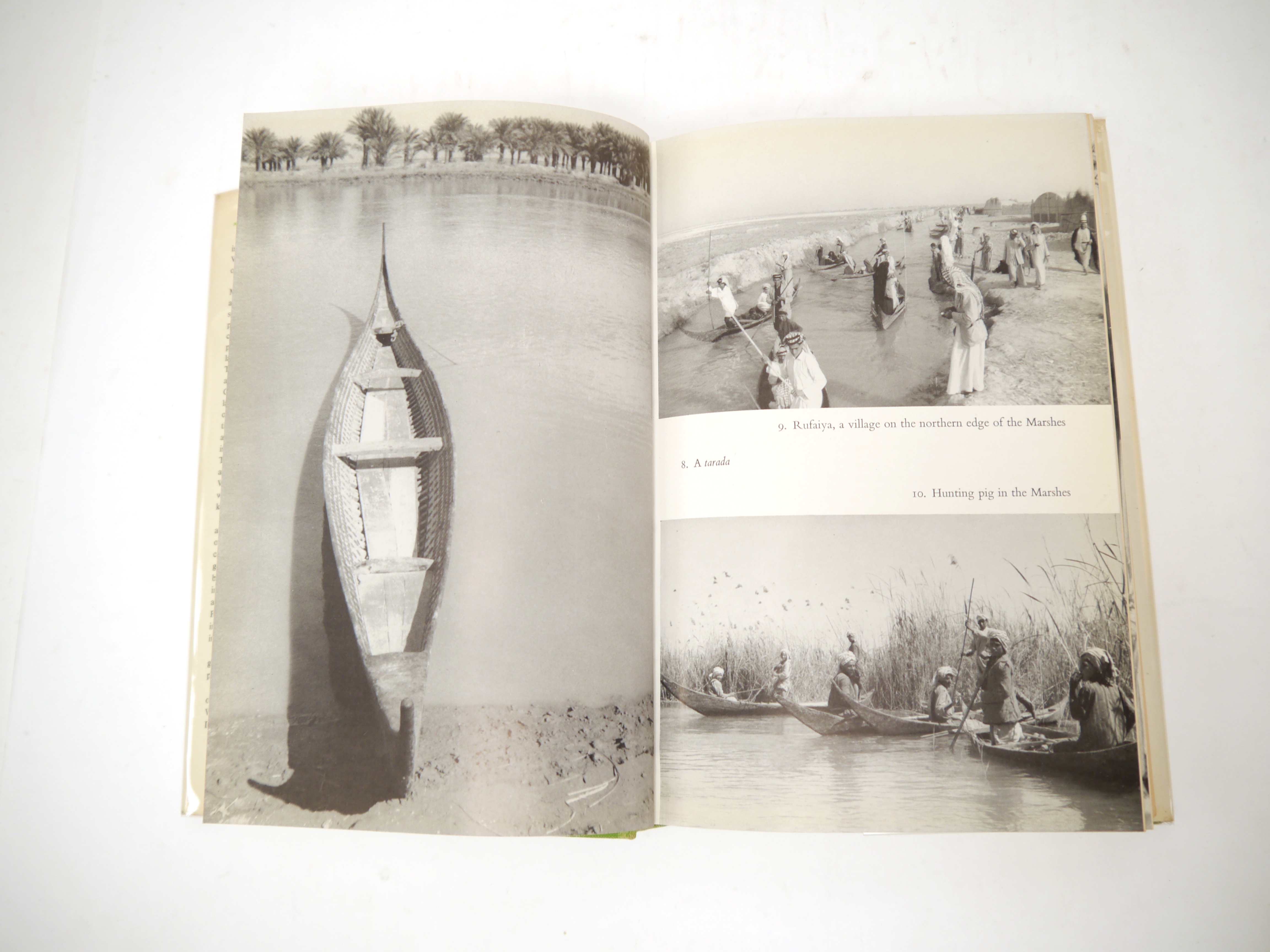 Wilfred Thesiger: 'The Marsh Arabs', London, Longmans, 1964, 1st edition, 3 maps + 110 b/w - Bild 4 aus 5