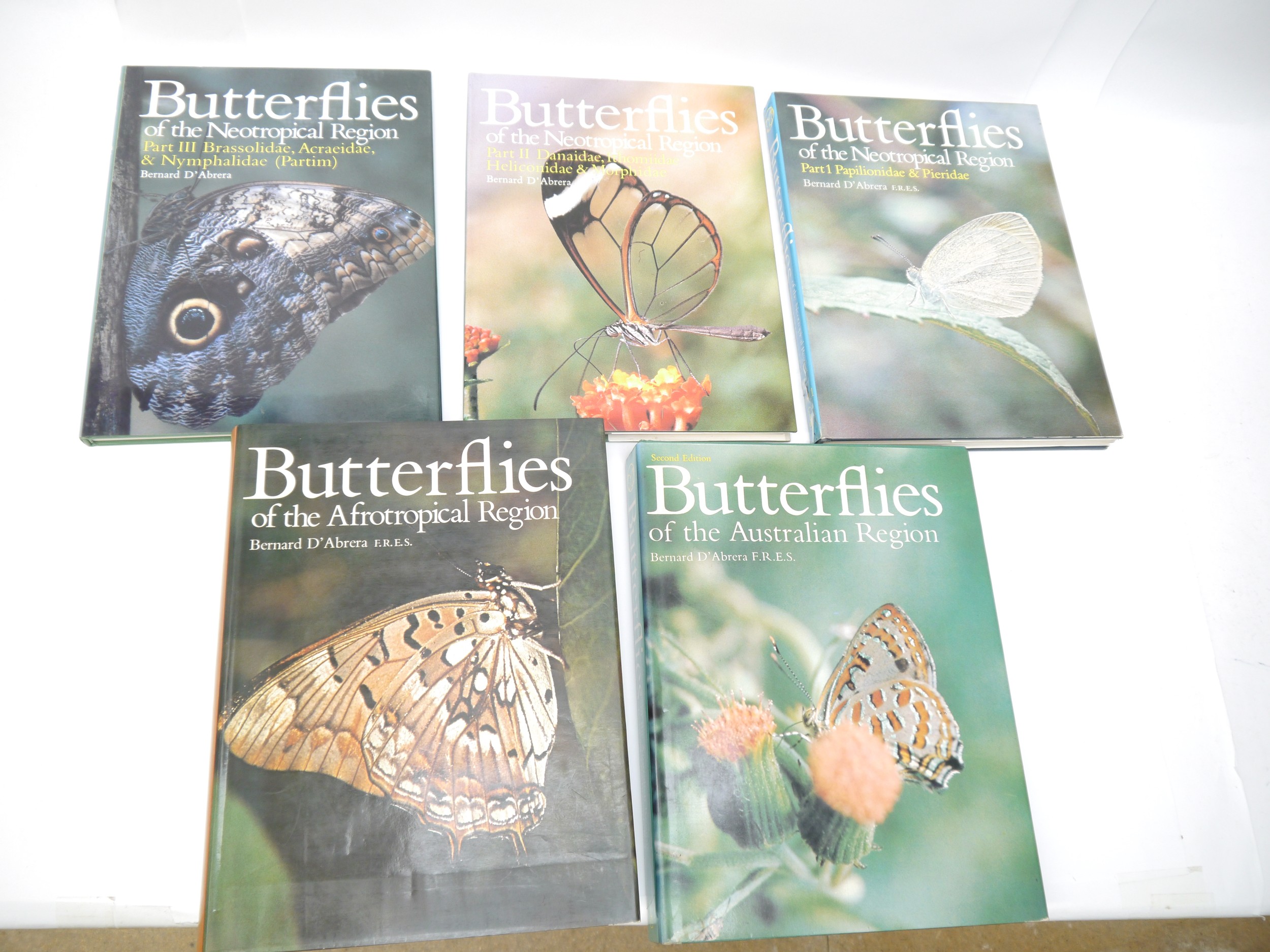 (Butterflies, Lepidoptera.) Bernard D'Abrera, 'Butterflies of the World' series, 10 volumes, all - Bild 2 aus 3