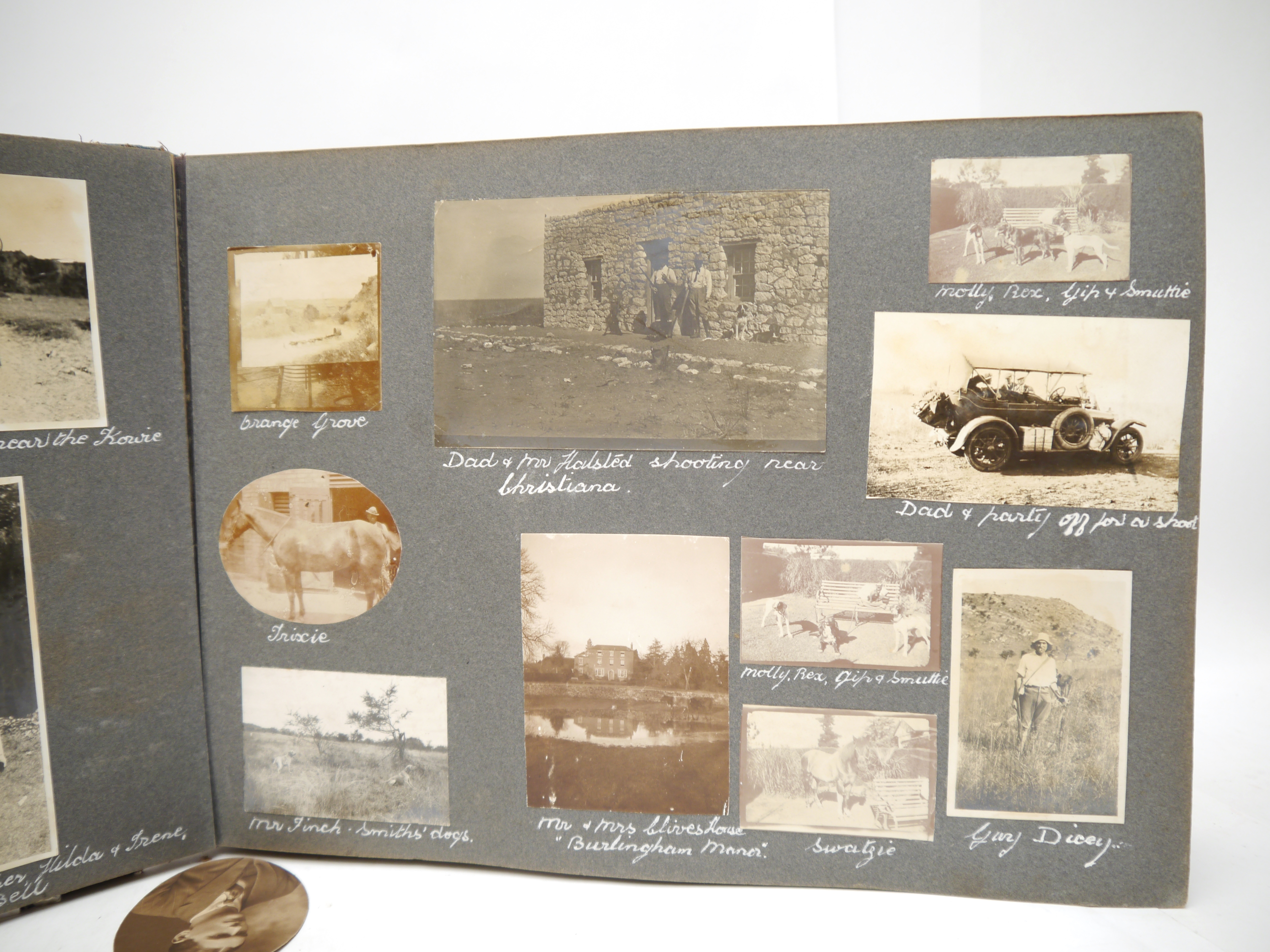 (South Africa.) A photograph album of South Africa, Rhodesia etc circa 1921, 250+ mounted - Bild 16 aus 22