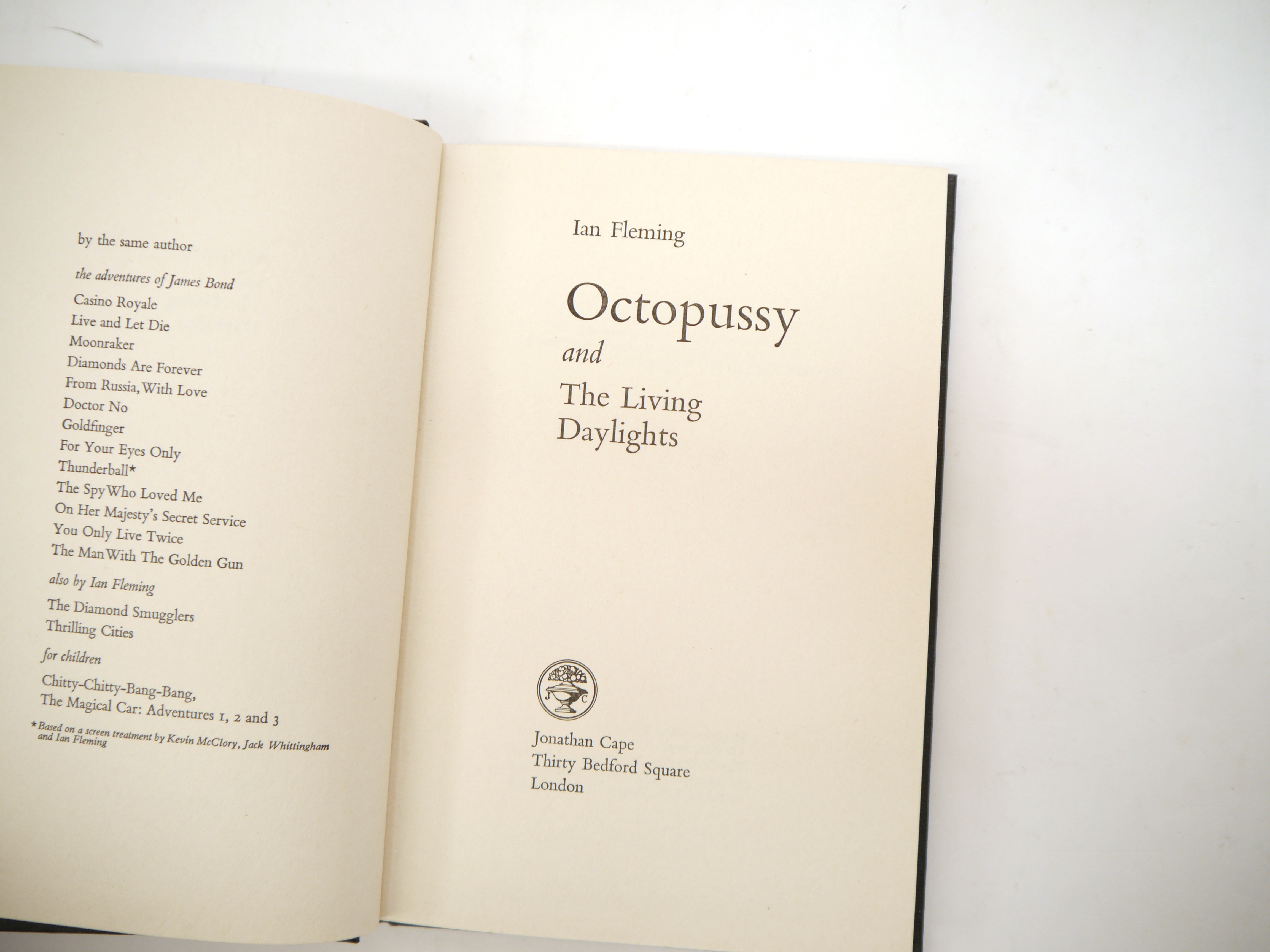Ian Fleming: 'Octopussy and the Living Daylights', London, Jonathan Cape, 1966, 1st edition, - Image 3 of 4