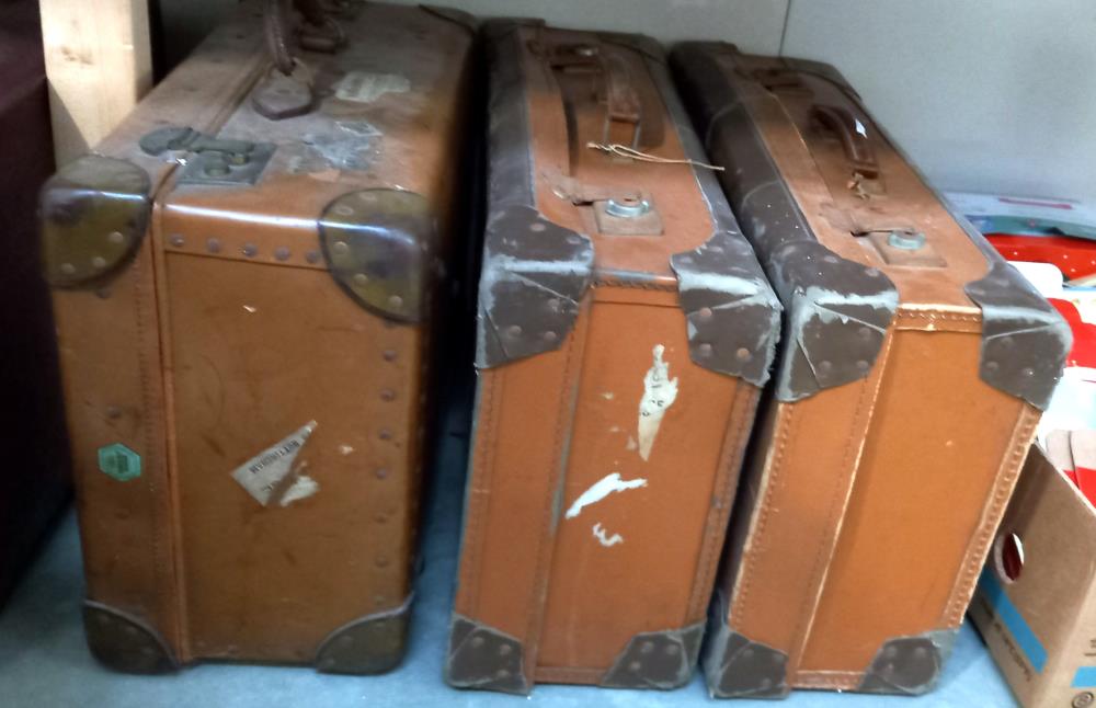 A good lot of vintage suitcases COLLECT ONLY - Image 2 of 3