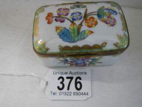 A 19th century continental porcelain hinged box.