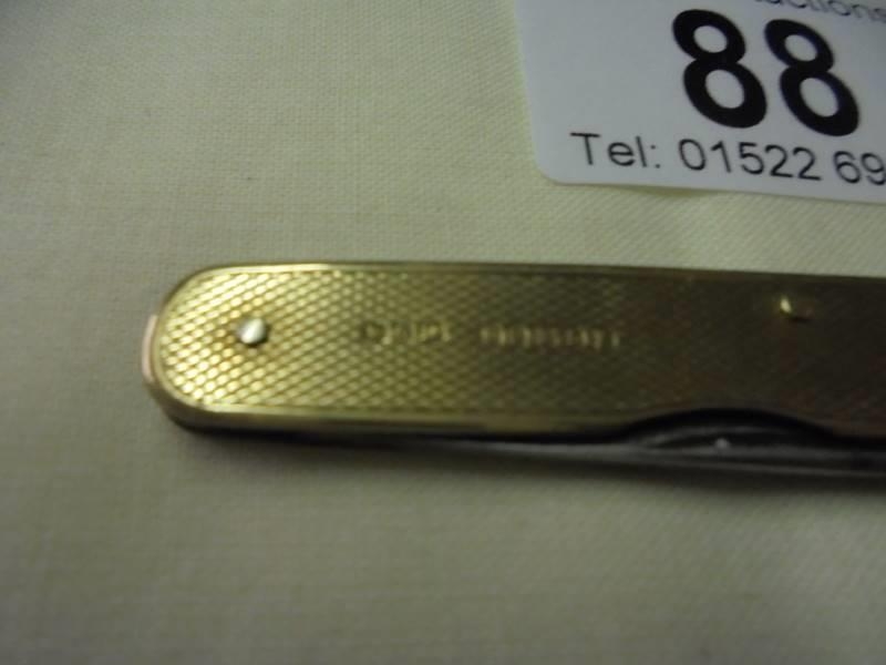 A 9ct gold pen knife, - Image 2 of 6