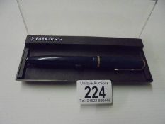 A Parker 25 fountain pen with 14k gold nib, in very good condition.
