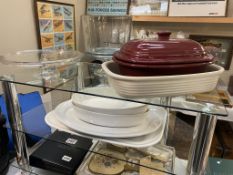 A pampered chef lidded tureen & other kitchenware
