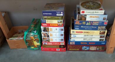 A good lot of jigsaws etc (completeness unknown) COLLECT ONLY