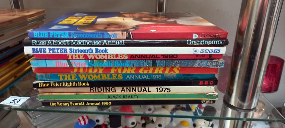 A quantity of children's annuals etc - Image 3 of 3