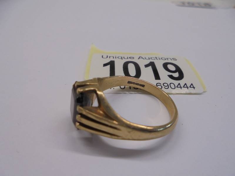 A 9ct gold gent's ring, size V, 6.12 grams. - Image 2 of 2