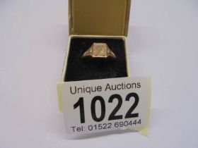 A 9ct gold signet ring, size L, 1.9 grams.