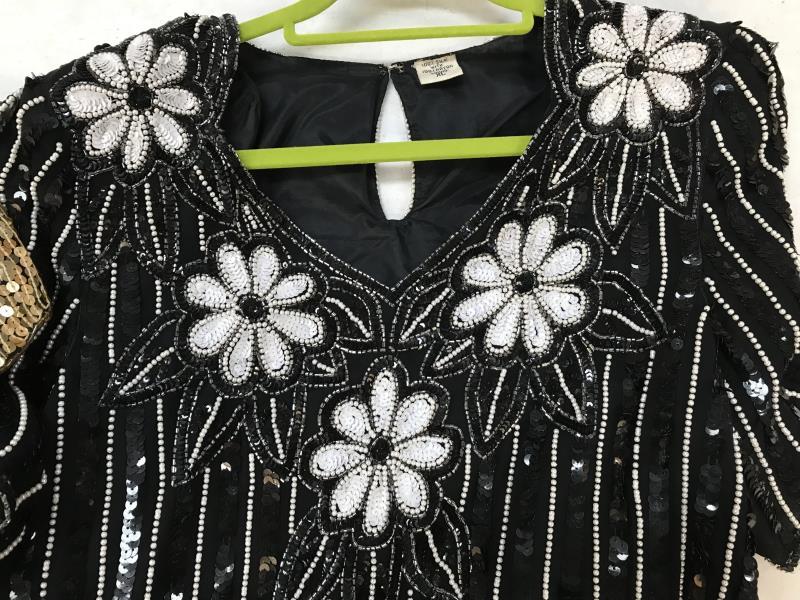 2 x Ladies sequin tops. 1x New with tags. SIze M & x Large - Image 4 of 6