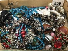 Mixed lot of costume jewellery