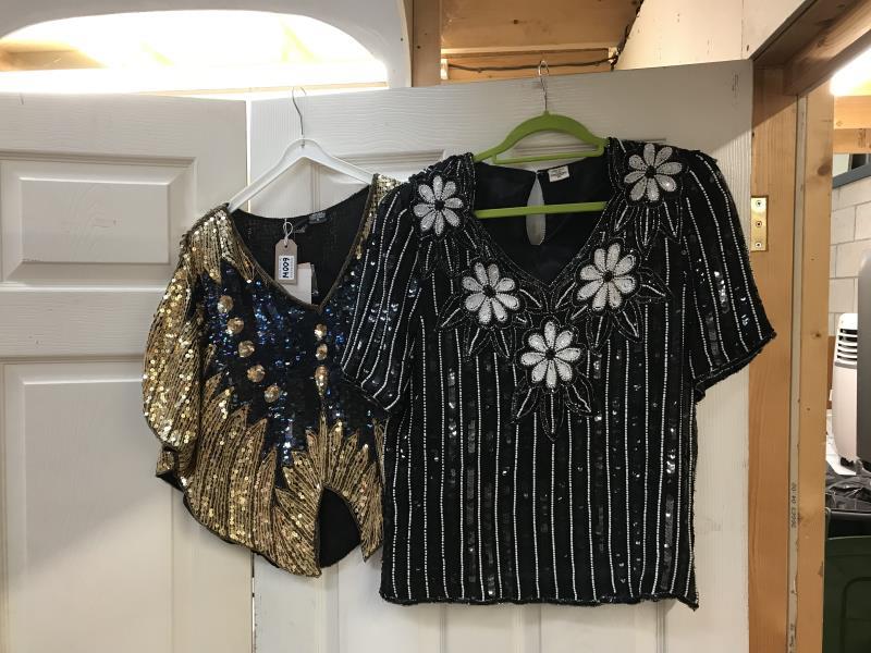 2 x Ladies sequin tops. 1x New with tags. SIze M & x Large - Image 2 of 6