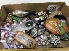 A tray of costume jewellery including art deco clip