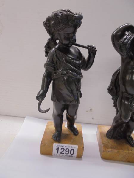 A pair of bronze 'Wheatsheaf' cherubs on bases, 20cm tall. - Image 3 of 3