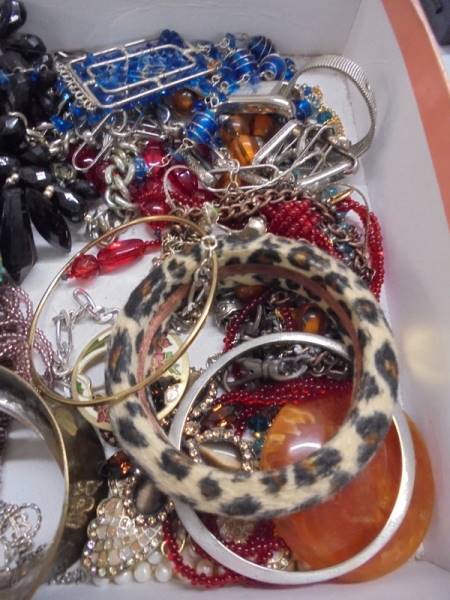A mixed lot of jewellery including Ted Baker necklace, some silveretc., 22 items approximately. - Image 3 of 3