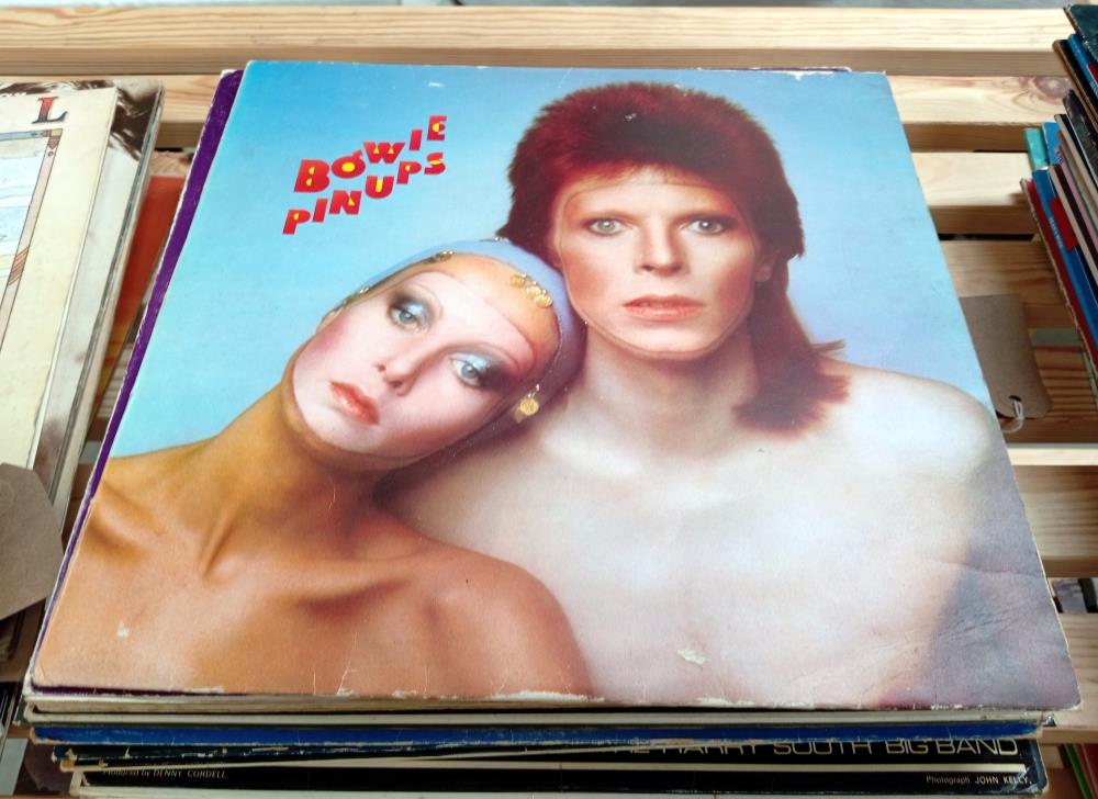 30+ Pop / Rock 60's / 70's including D.Ross, Bowie etc - Image 3 of 3