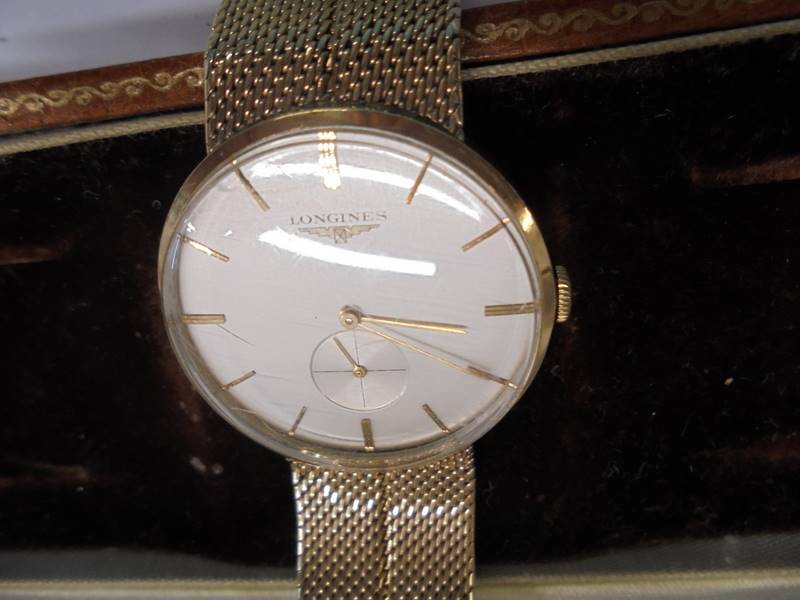 A vintage cased Longines 9ct gold wrist watch. - Image 2 of 7