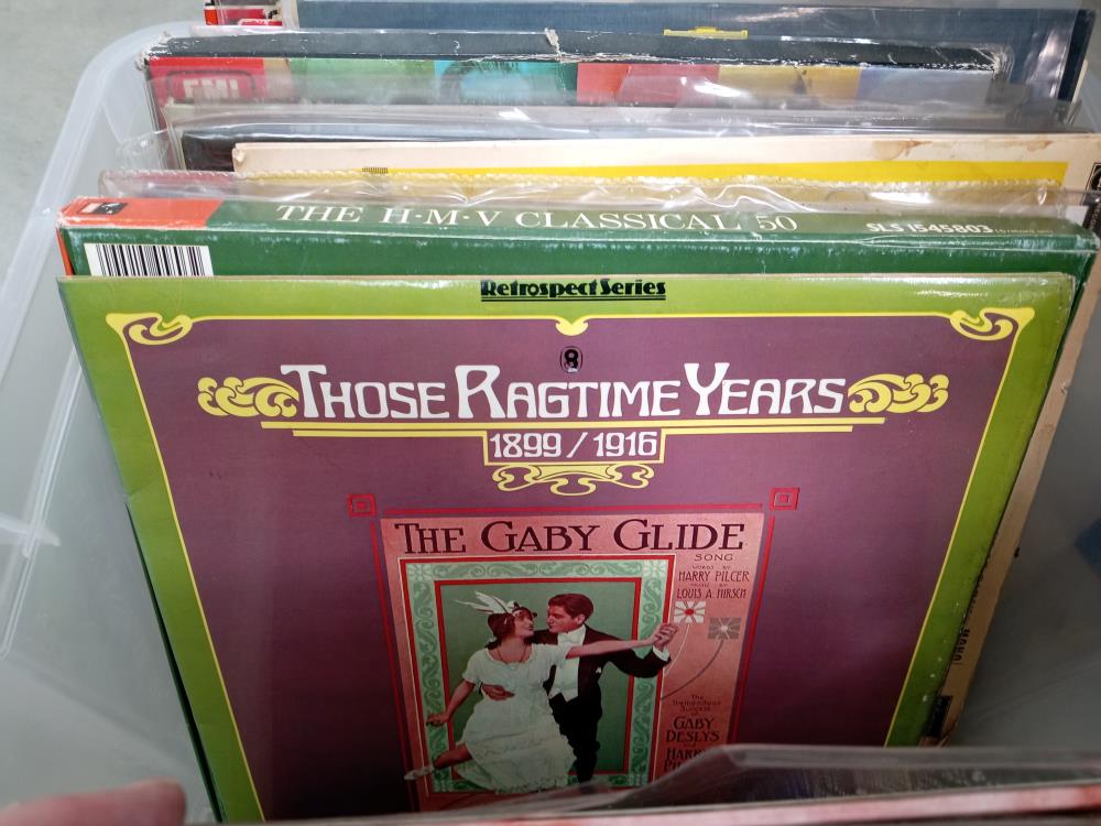 A Box of mostly classical LPs including Deutsche Grammophon Decca, RCA, EMI etc - Image 3 of 5