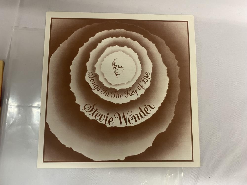 Stevie Wonder Songs In The Key Of Life 2x LP. C/W Bonus single C/W booklet. Vinyl Ex Cover VG. - Image 4 of 10