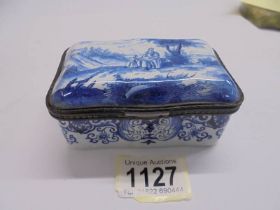 A late 18/ early 19th century hand painted blue and white pill box, 11 x 7.5 cm.