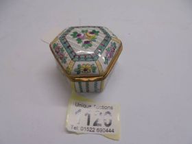 An early 20th century hand painted porcelain pill box, 6.5 x 6 cm.