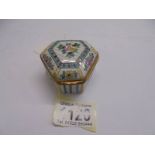 An early 20th century hand painted porcelain pill box, 6.5 x 6 cm.