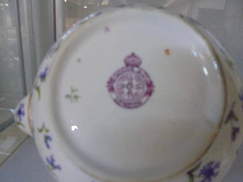 A Royal Doulton Glamis Thistle teapot and a Goode & Co., London teapot. - Image 5 of 5