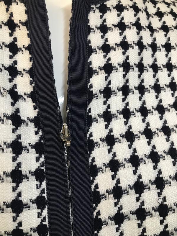 2x short jackets, 1 dogtooth pattern and 1 red and white - Image 6 of 6