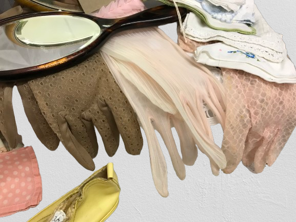 Two hand held mirrors and 3x pairs of ladies evening gloves and a quantity of hankies - Image 2 of 2