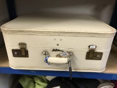 A vintage ladies Baltimore case