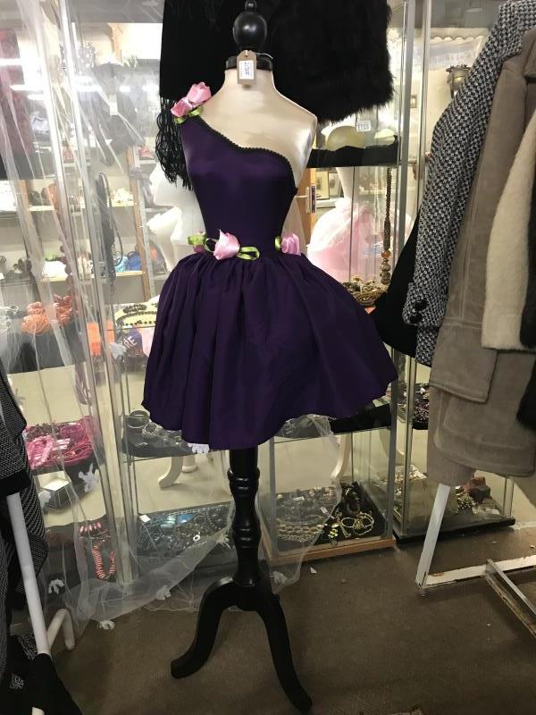 A Mannequin dressed in purple with pink flowers and black stand - Image 2 of 2