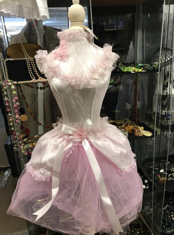 A mannequin with pink netting and embellishments - Image 2 of 3
