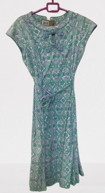 A 1970's Vintage Pale green & Purple cotton floral sun dress Size 14