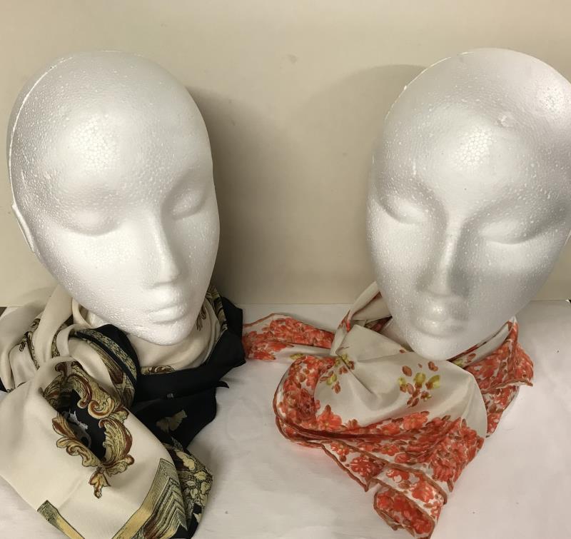 Four Vintage scarfs, including Silk - Image 2 of 3
