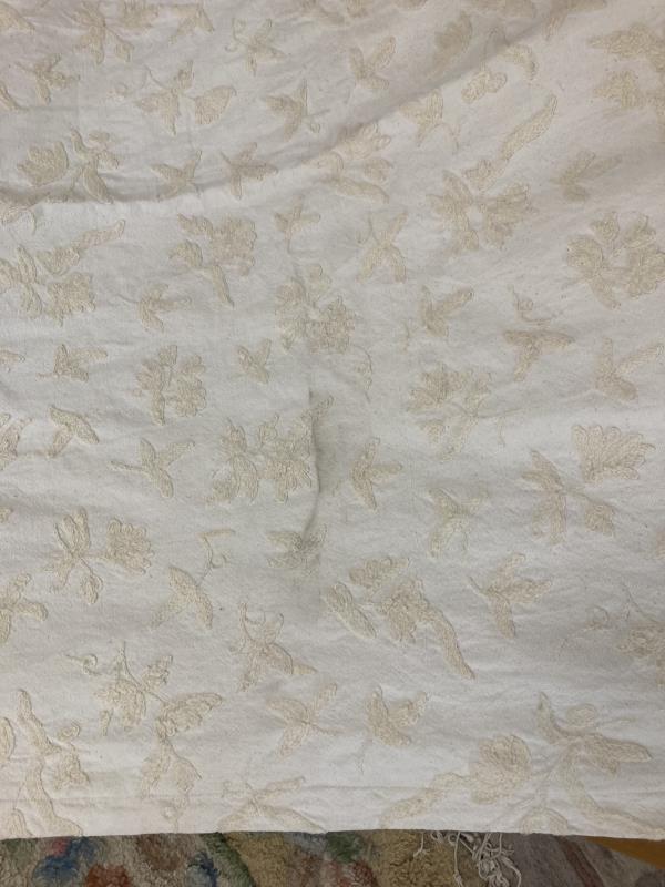Pair of cream embroidered curtains Curtains 240cm drop 120 wide - Image 4 of 4