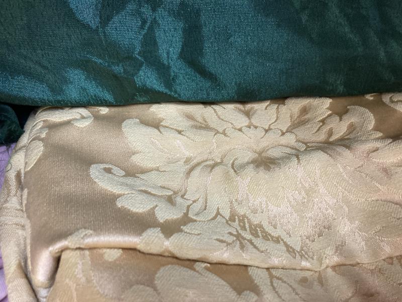 A quantity of fabric including pale pink curtains [faded] Green fabric - Image 2 of 3