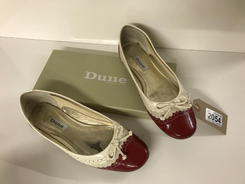 Dune Flats. Red & white Ballerina pumps Size 5 / 38