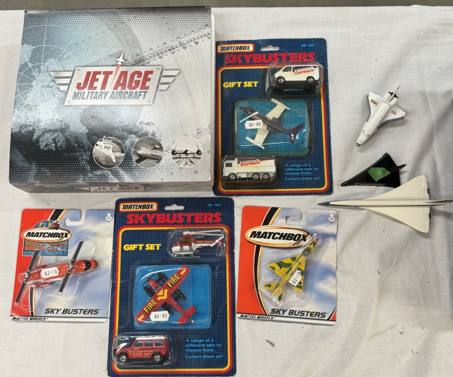 2 Matchbox sky busters gift sets and 2 others, Corgi Concorde and Atlas Jet age military aircraft - Bild 2 aus 9