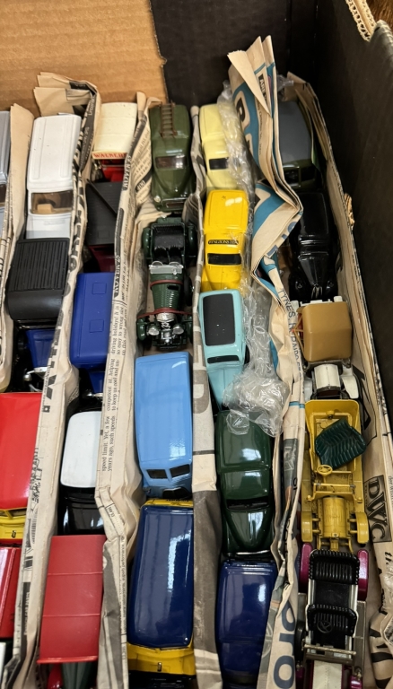 A large box of mixed diecast including Matchbox & Corgi - Bild 7 aus 7