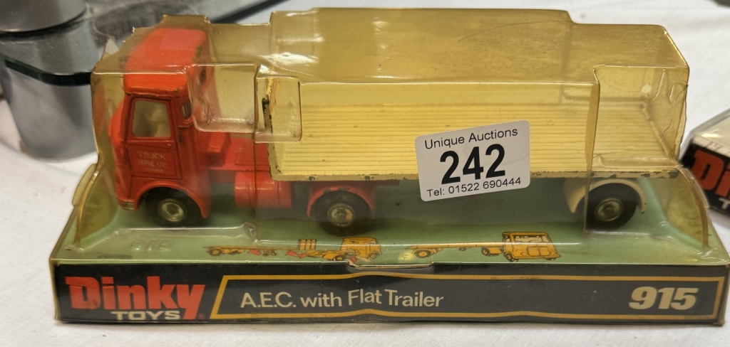 A Dinky 915 AEC with flat trailer & A 683 Chieftain tank - Image 2 of 3
