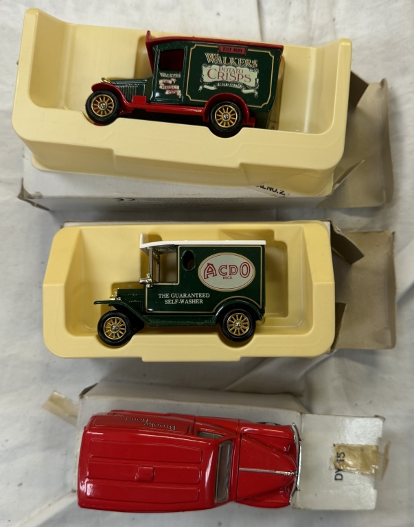 A large box of Matchbox cars etc including Corgi Yesteryear & Playmobile - Image 4 of 8