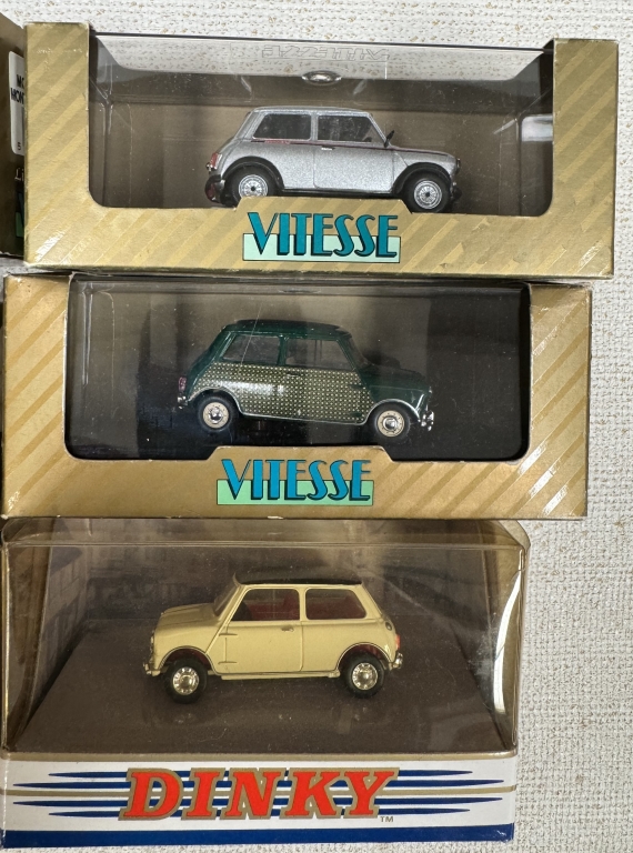 A quantity of Vitesse, Vanguards & Matchbox dinky classic mini cars - Bild 3 aus 5