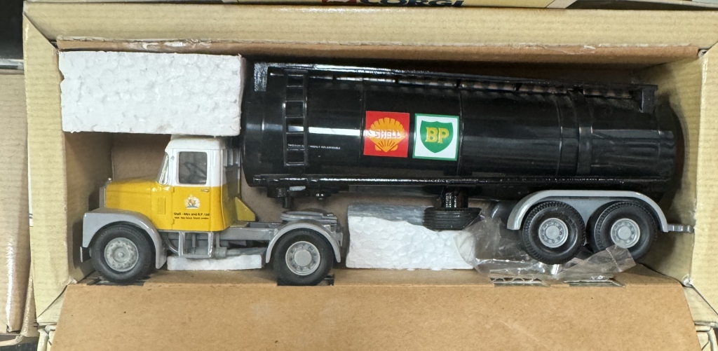 8 Corgi classics diecast lorries - Image 6 of 6