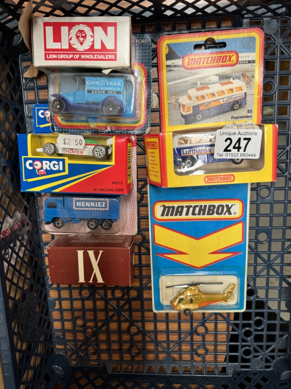 A quantity of various matchbox models including blister packs - Image 8 of 8