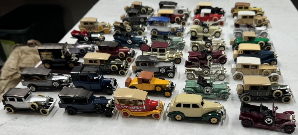 A good lot of unboxed Lledo model cars - Bild 5 aus 5