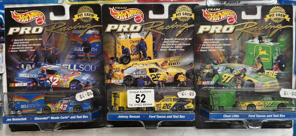 14 Hot wheels and 3 Hot Wheel Pro Racers in blister packs - Image 3 of 6