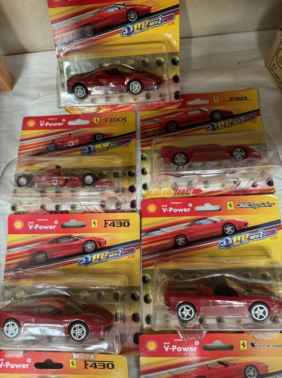 7 Shell V-Power Ferraris in blister packs - Image 2 of 4