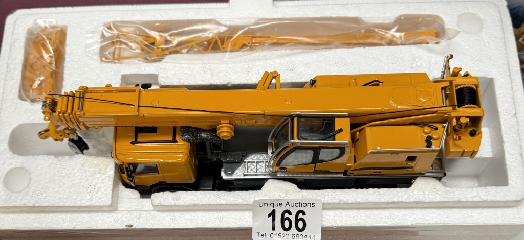 A quantity of Construction vehicles by Conrad Liebherr, Norscot & Motor art etc - Bild 6 aus 7