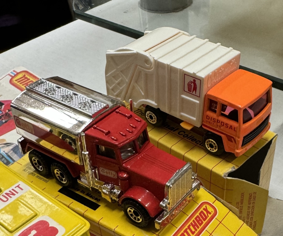 A quantity of various matchbox models including blister packs - Image 6 of 8