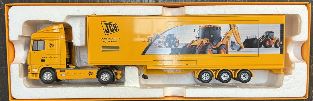 A Corgi limited edition CC13237 JCB DAF Exhibition unit & CC12937 Scania Olivers - Image 2 of 5